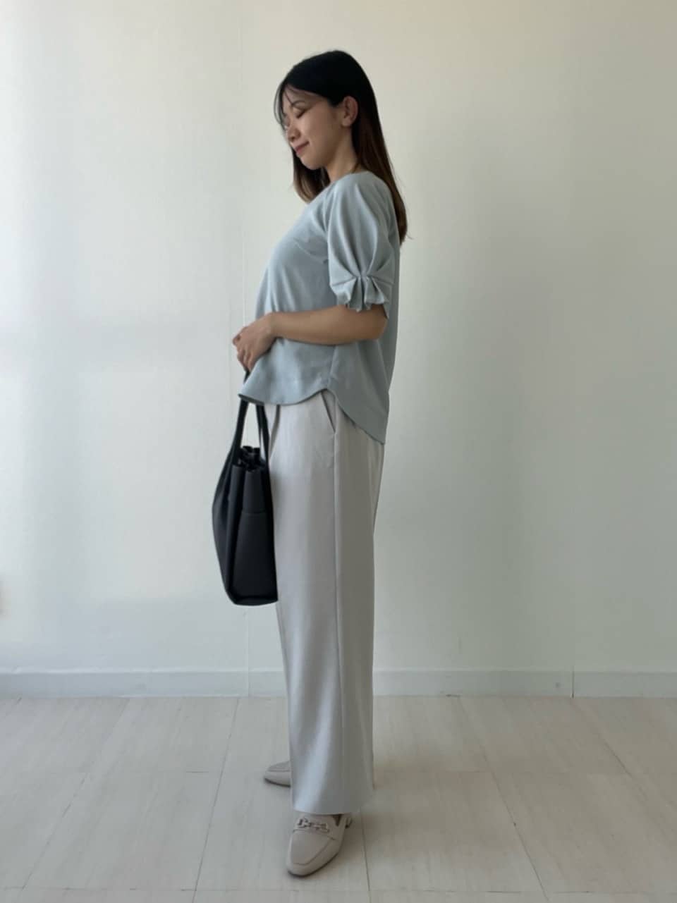 Mori Moriさんの「index｜《8色展開／XS-LLサイズ》タックパフスリーブブラウス【洗濯機洗い可／吸水速乾／防シワ／抗ピル】」を使ったコーディネート