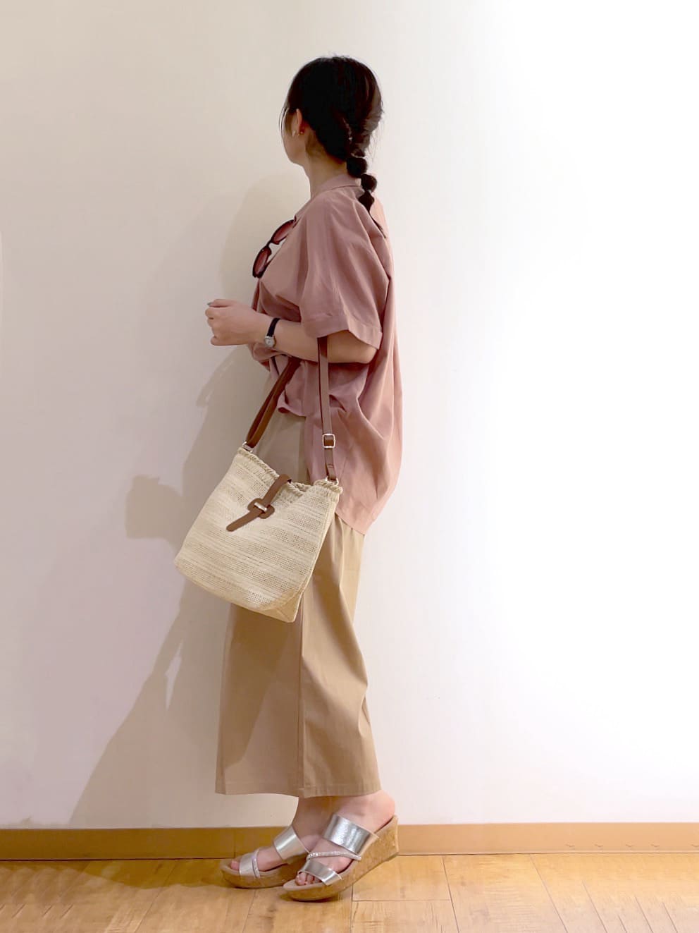 かのさんの「SHOO･LA･RUE｜【S-LL/UV/接触冷感/抗菌防臭】体型を自然にカバー フレンチリネンブレンド襟付ドルマンシャツ」を使ったコーディネート
