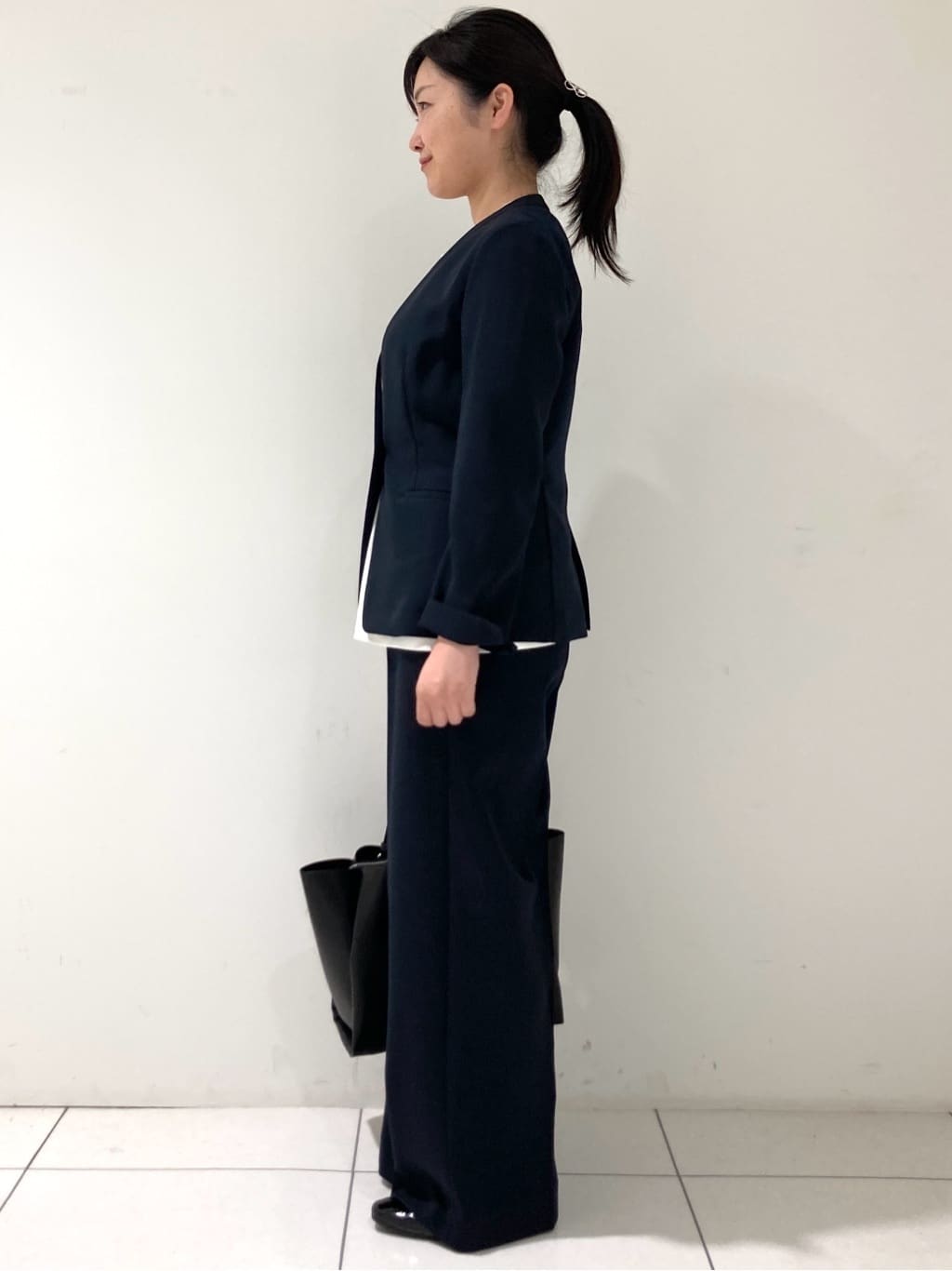 momokoさんの「INDIVI｜【洗える／UVケア／SETUP可能】ウール調ワイドパンツ」を使ったコーディネート
