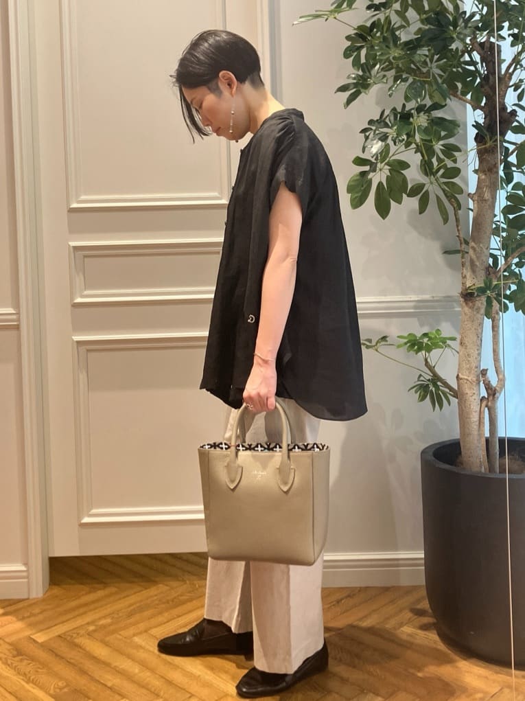 konominさんの「DRESSTERIOR｜【otonaMUSE5月号掲載/日本製】シュリンクレザーミニトート」を使ったコーディネート
