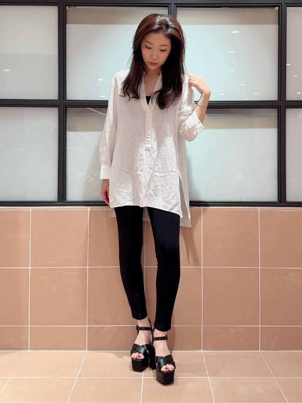 kaoriさんの「ESPERANZA｜ラク盛り厚底サンダルⅢ」を使ったコーディネート