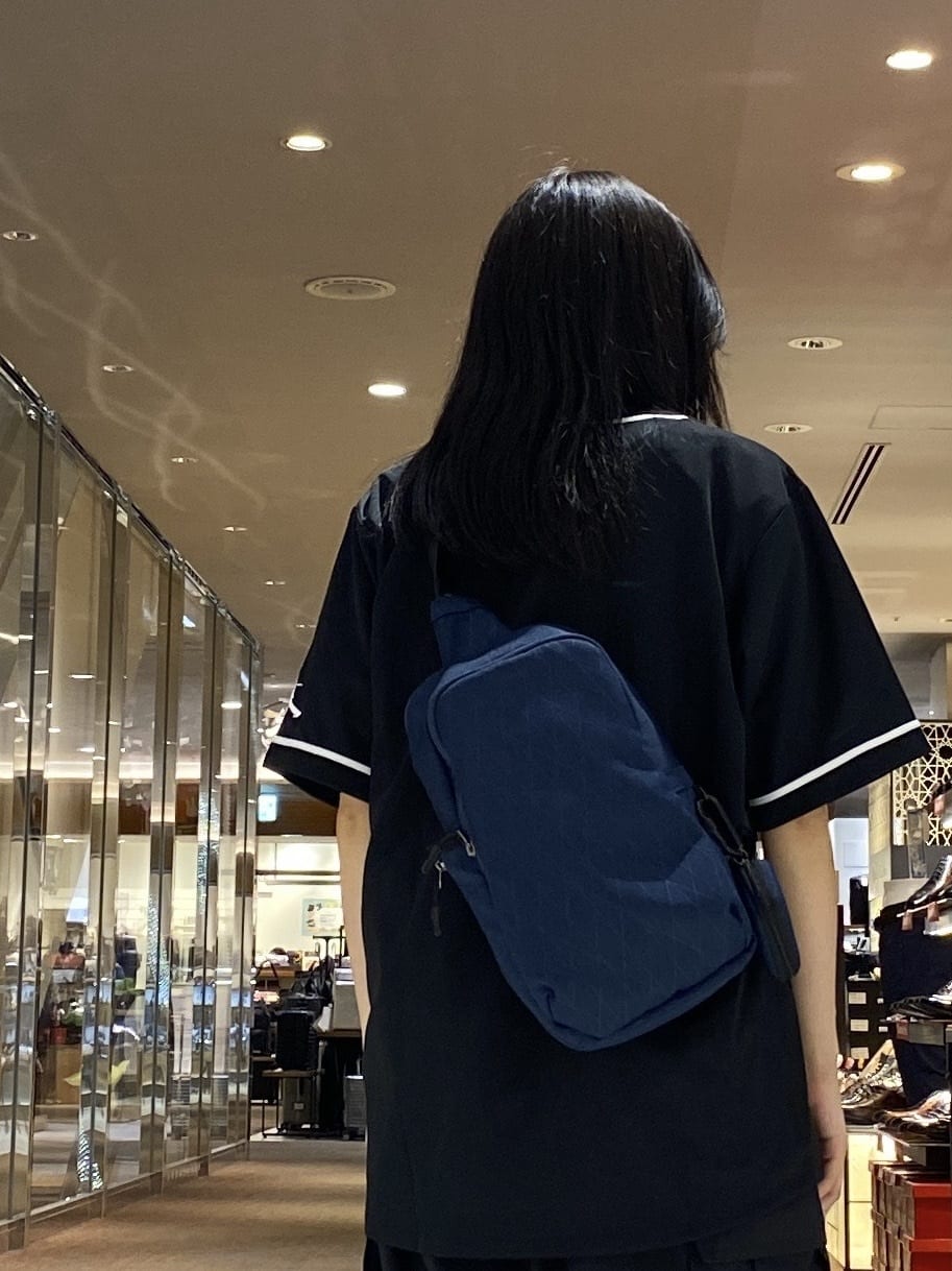 RICOさんの「TAKEO KIKUCHI｜【多機能・軽量】シャドーライン ボディバッグ」を使ったコーディネート