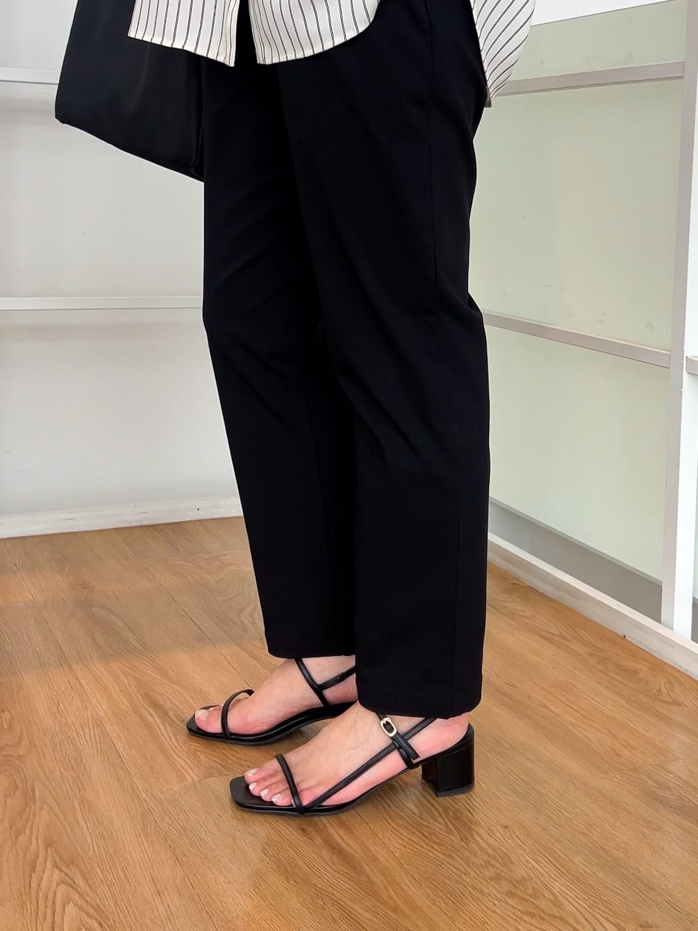 ちびゆきさんの「grove｜低身長さん向け－3cm丈【接触冷感】サマーハイパーストレッチテーパードパンツ」を使ったコーディネート