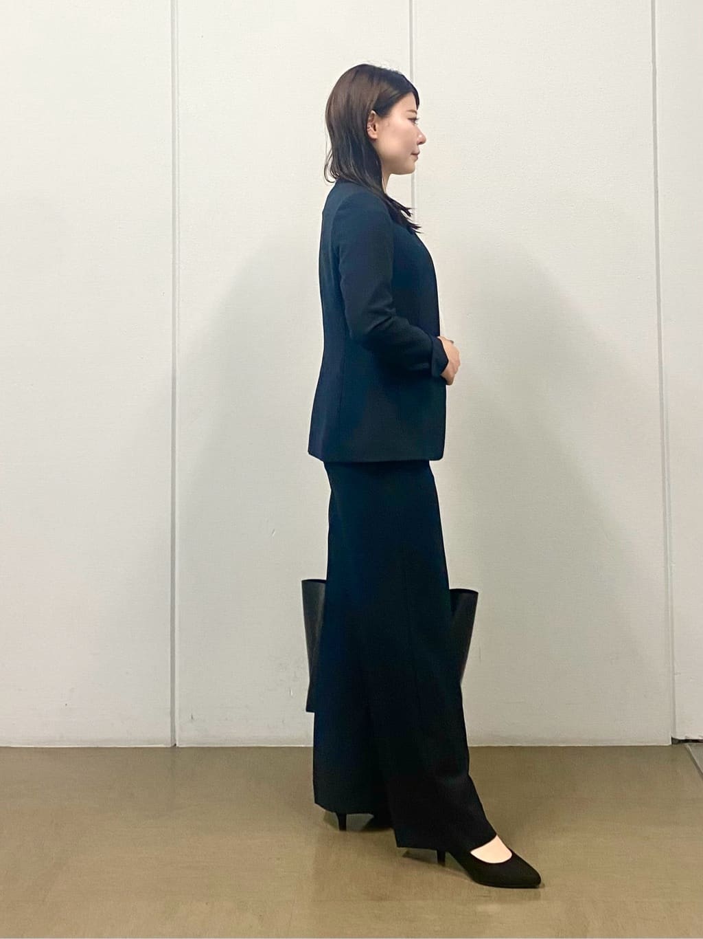 misakiさんの「INDIVI｜【定番スーツ／UVケア／洗える】ウール調ノーカラージャケット」を使ったコーディネート