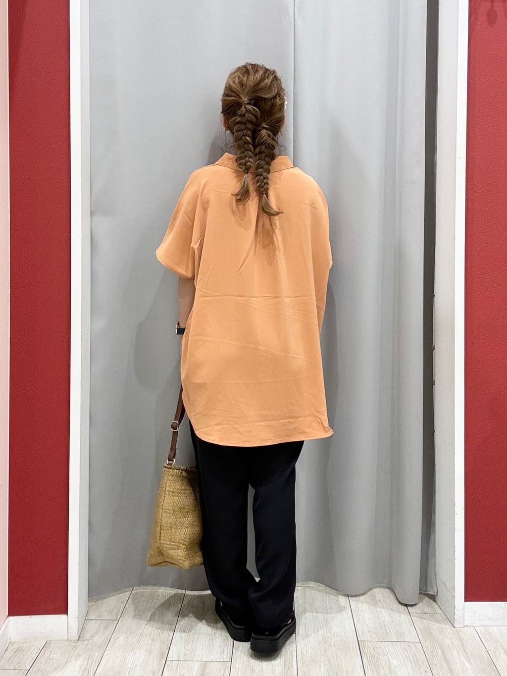 shioさんの「SHOO･LA･RUE｜【洗える/S-LL/プチプラ】さらっとすっきりきれい見え スキッパーブラウス」を使ったコーディネート