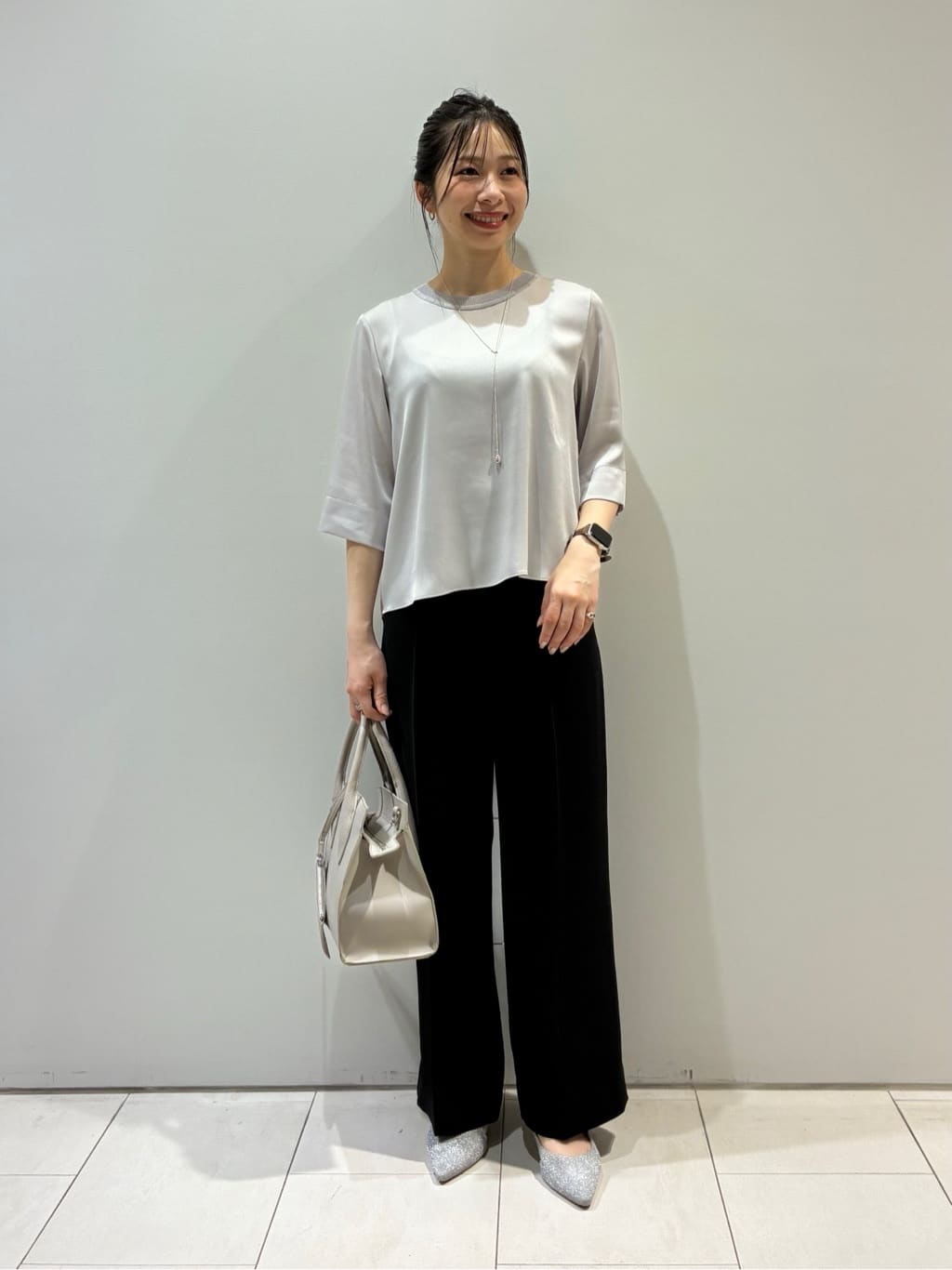 KAOさんの「INDIVI｜◆【合皮／マルチWAY／サブバッグ付】ミニショルダーバッグ」を使ったコーディネート