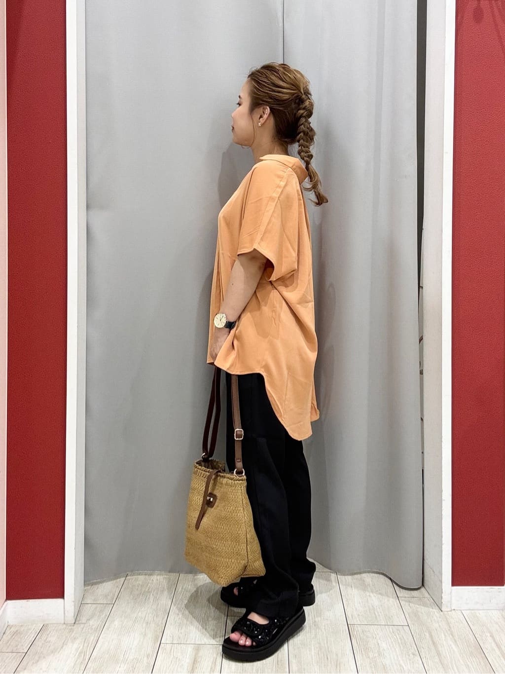 shioさんの「SHOO･LA･RUE｜【洗える/S-LL/プチプラ】さらっとすっきりきれい見え スキッパーブラウス」を使ったコーディネート
