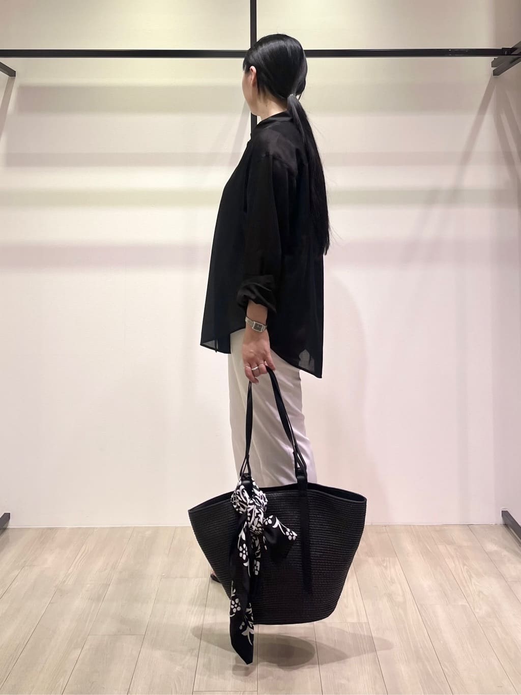 hasuさんの「INDIVI｜ダブルラインバングル」を使ったコーディネート