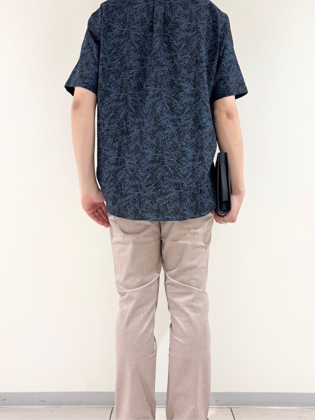 及川さんの「TAKEO KIKUCHI｜【Made in JAPAN】播州織 ヘリンボン ストレート パンツ」を使ったコーディネート
