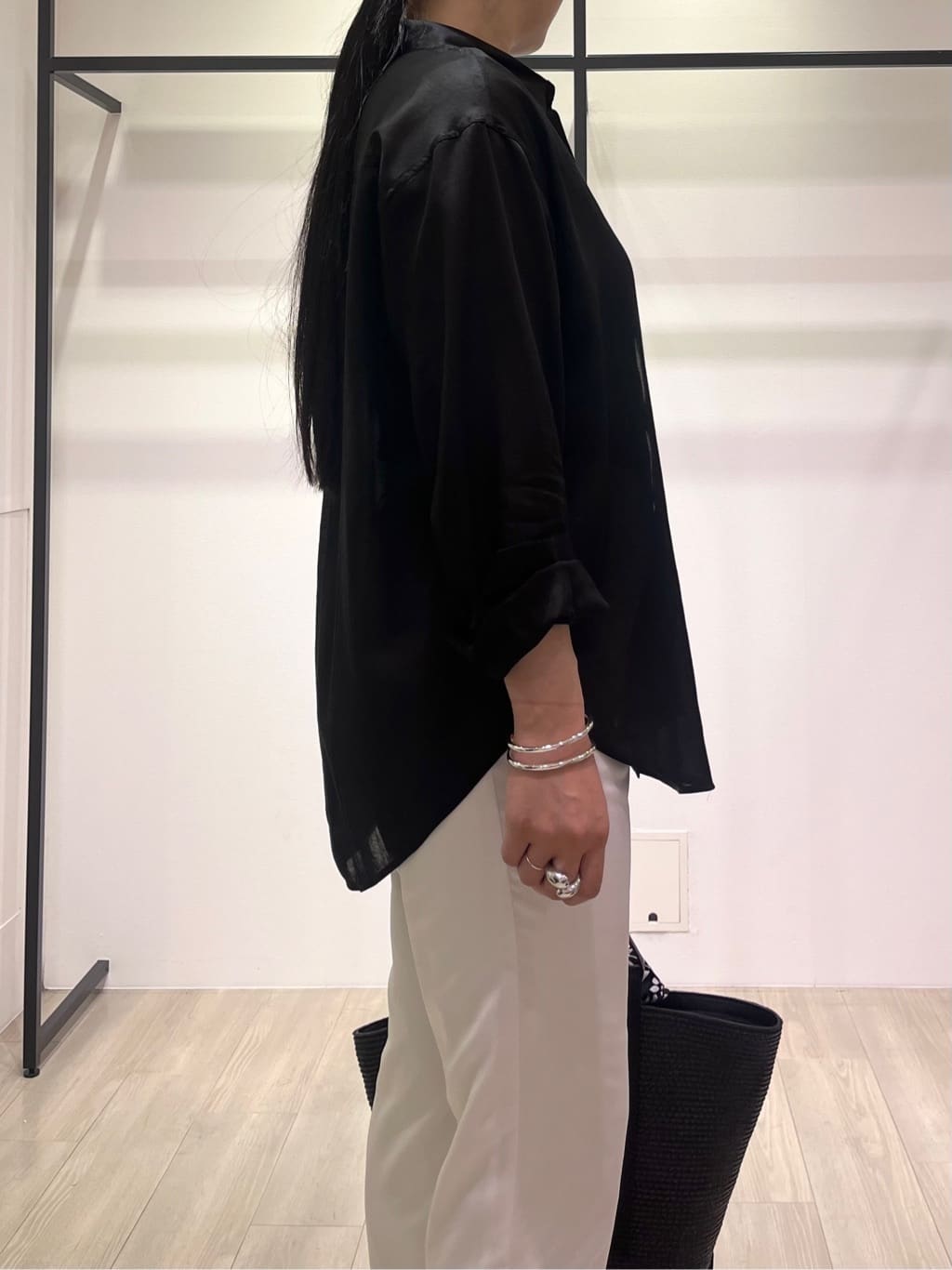 hasuさんの「INDIVI｜ダブルラインバングル」を使ったコーディネート