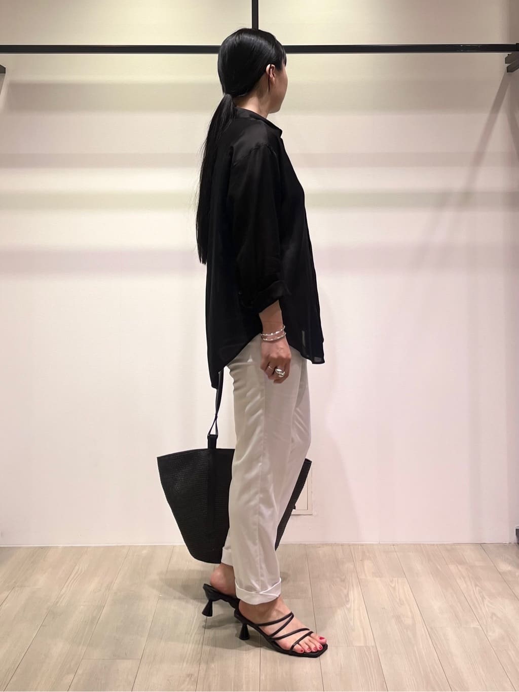 hasuさんの「INDIVI｜ダブルラインバングル」を使ったコーディネート