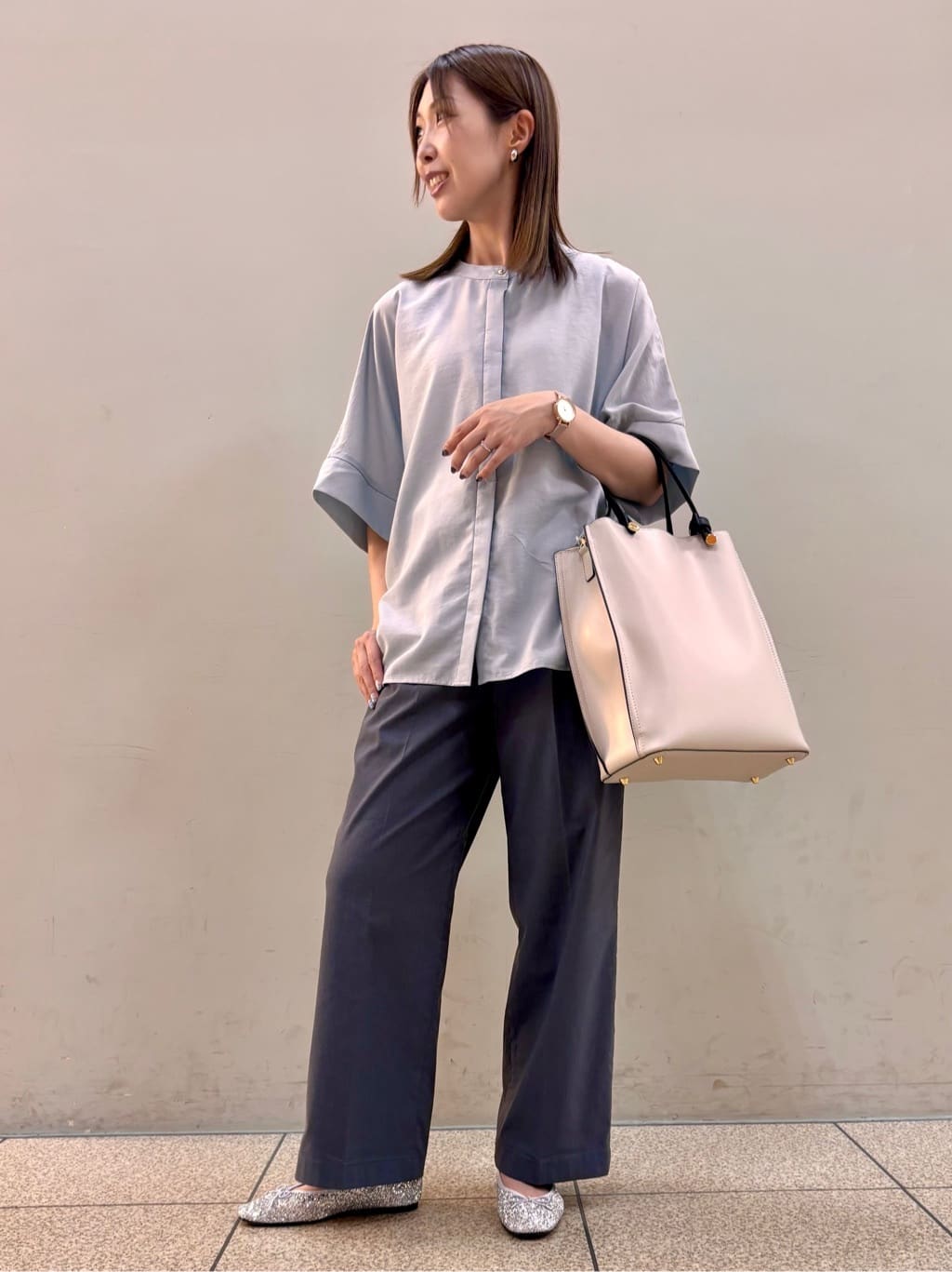 HaNeさんの「THE SHOP TK｜◆ドルマンブラウス【7色展開/洗濯機OK/体型カバー】」を使ったコーディネート