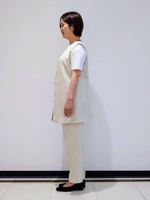 gissyさんの「INDIVI｜◆【こなれSETUP】リネンライクテーパードパンツ」を使ったコーディネート