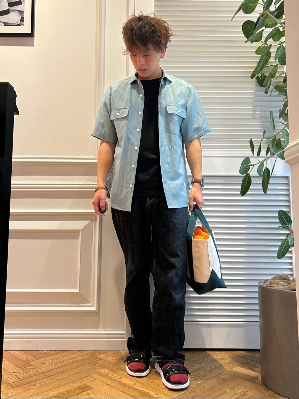 須田　慎二郎さんの「DRESSTERIOR｜」を使ったコーディネート