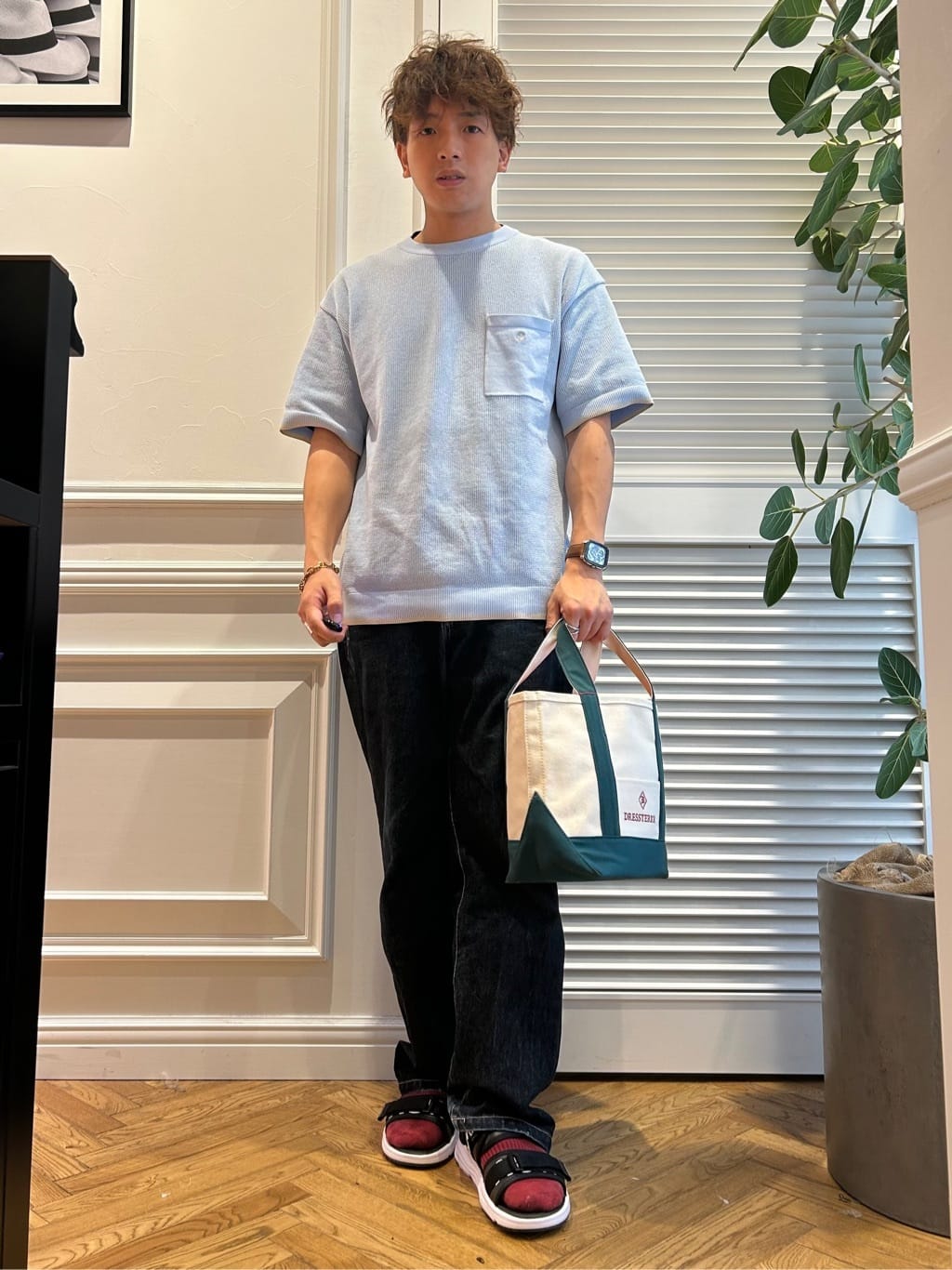 須田　慎二郎さんの「DRESSTERIOR｜」を使ったコーディネート