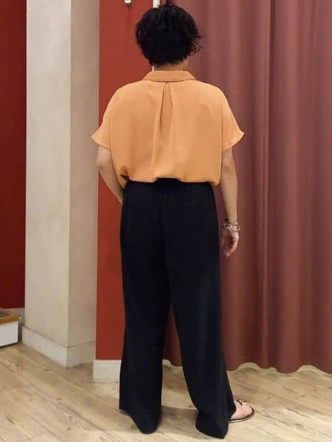 cameさんの「SHOO･LA･RUE｜【洗える/S-LL/プチプラ】さらっとすっきりきれい見え スキッパーブラウス」を使ったコーディネート