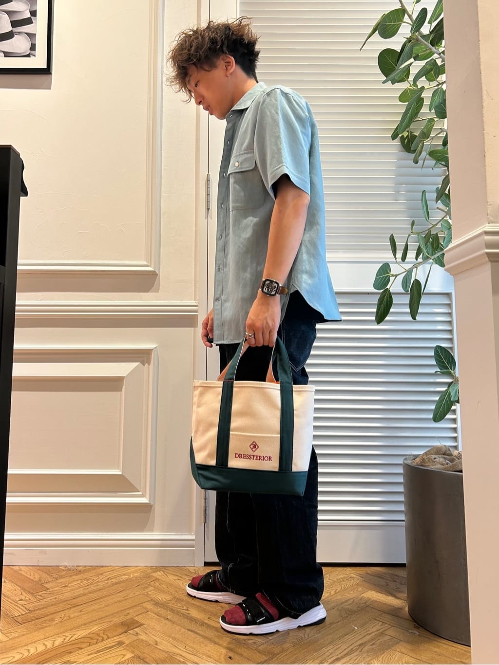 須田　慎二郎さんの「DRESSTERIOR｜」を使ったコーディネート