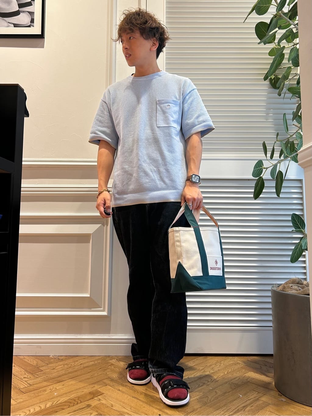 須田　慎二郎さんの「DRESSTERIOR｜」を使ったコーディネート