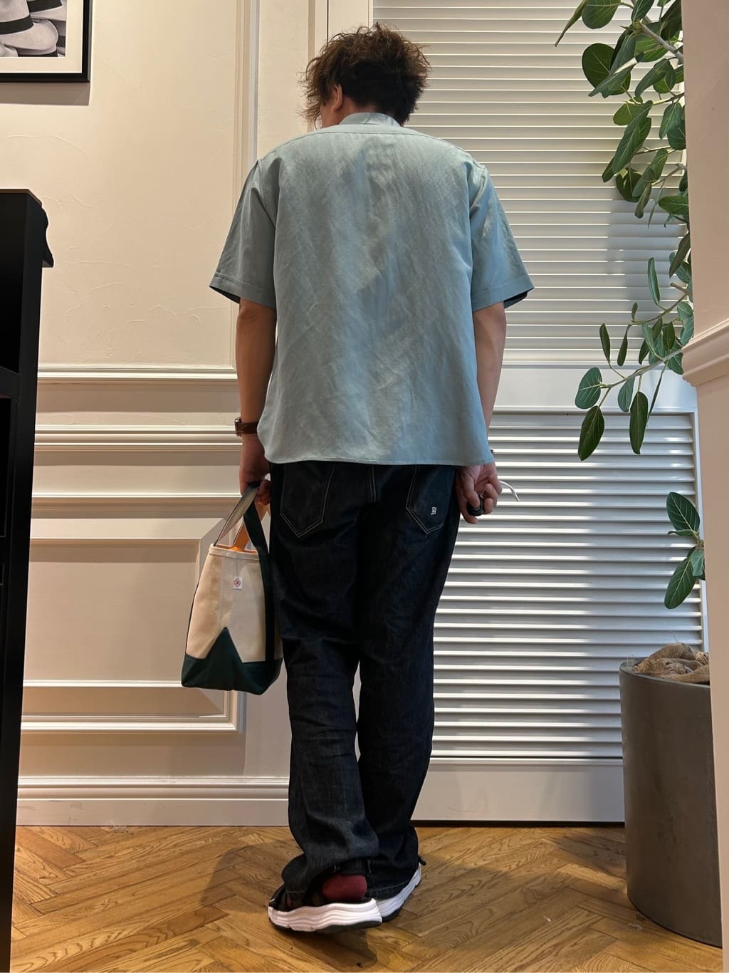 須田　慎二郎さんの「DRESSTERIOR｜」を使ったコーディネート