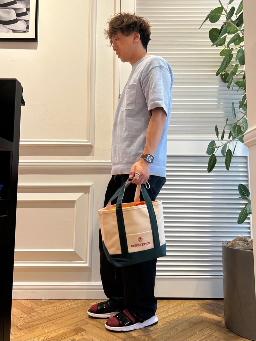 須田　慎二郎さんの「DRESSTERIOR｜」を使ったコーディネート