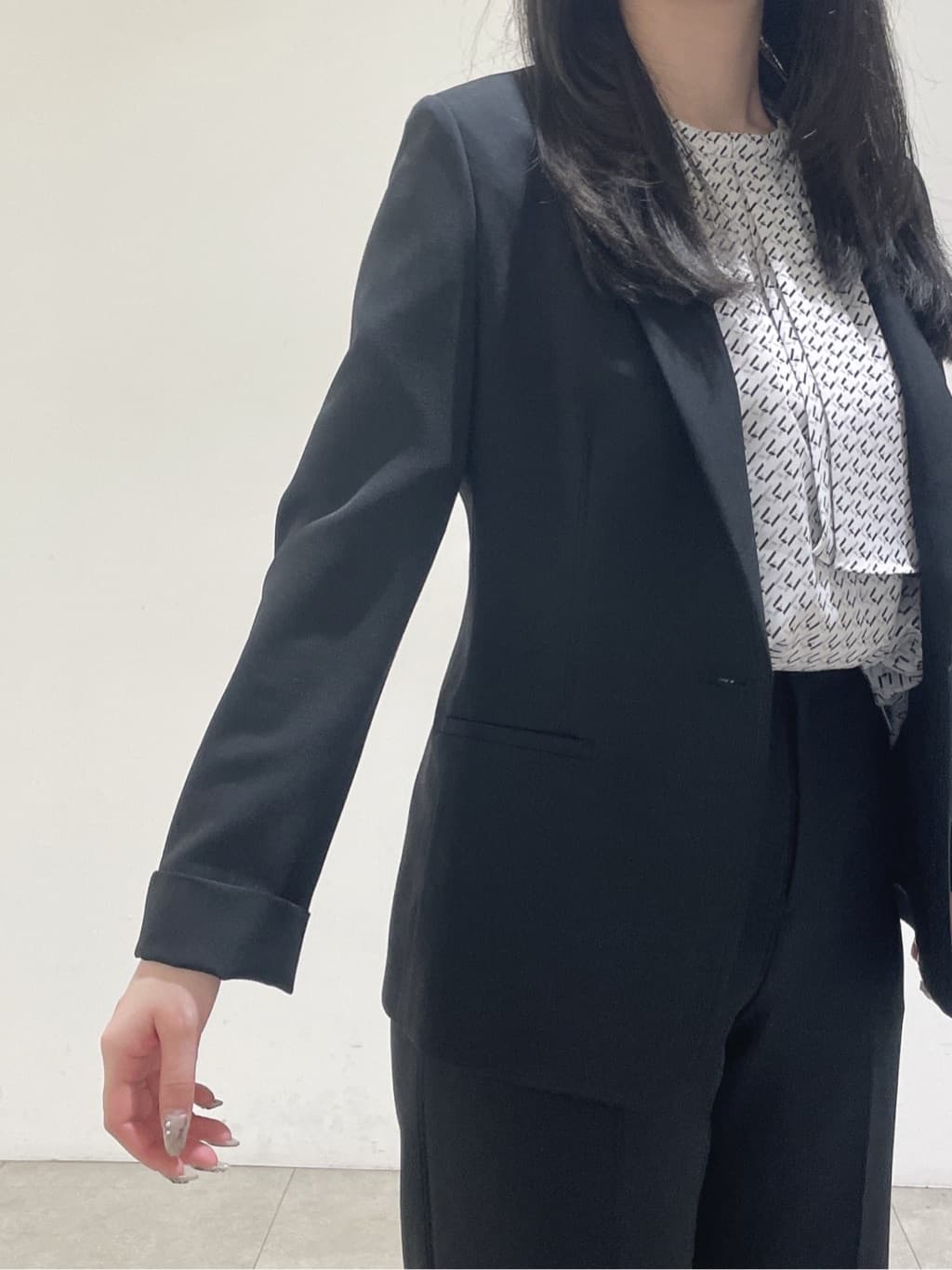 emikaさんの「INDIVI｜【定番スーツ／UVケア／洗える】ウール調テーラードジャケット」を使ったコーディネート