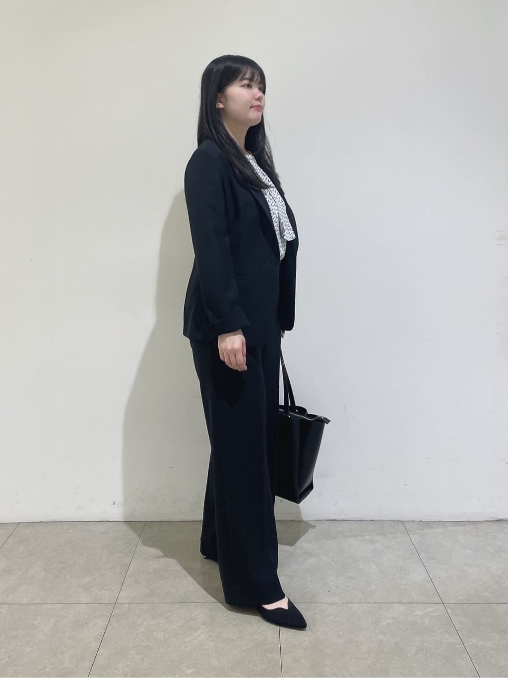 emikaさんの「INDIVI｜【定番スーツ／UVケア／洗える】ウール調テーラードジャケット」を使ったコーディネート