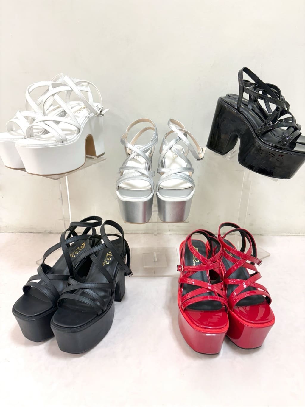 sakiさんの「ESPERANZA｜厚底レースアップサンダル」を使ったコーディネート