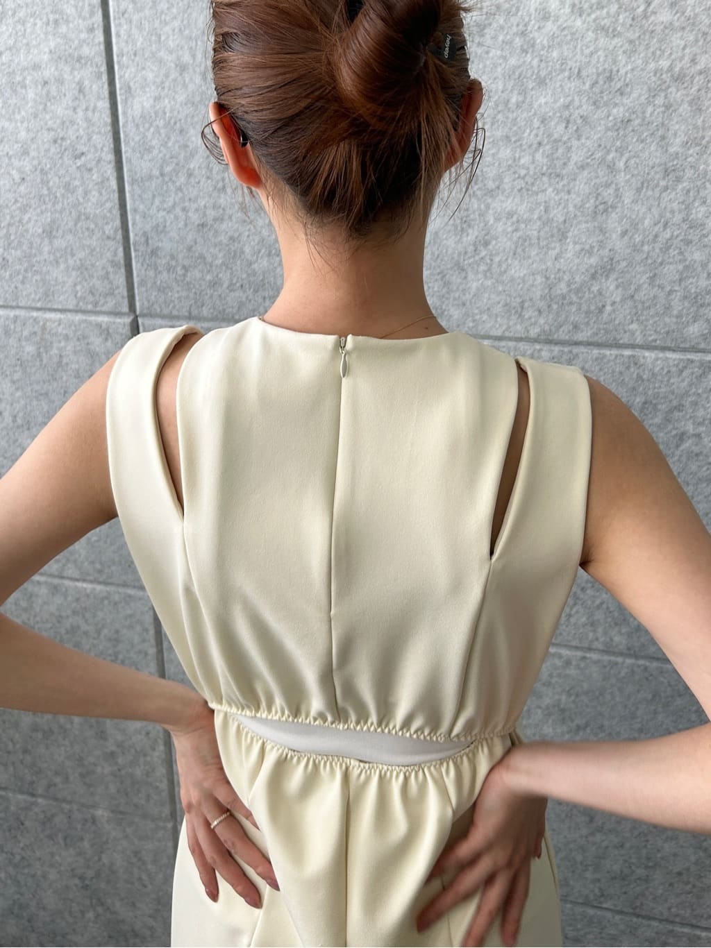 harunaさんの「CODE A｜slit jersey dress」を使ったコーディネート