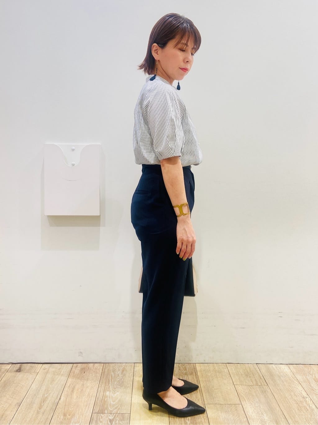 YUKOさんの「index｜ストレッチテーパードパンツ【洗濯機洗い可／吸水速乾／防シワ】」を使ったコーディネート