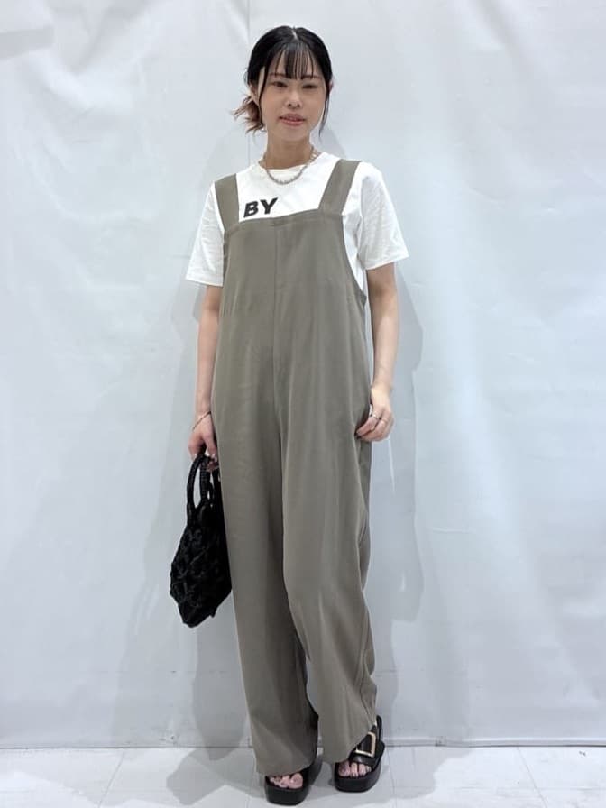 komaさんの「OPAQUE.CLIP｜◆ロゴプリントTシャツ【洗濯機洗い可】」を使ったコーディネート