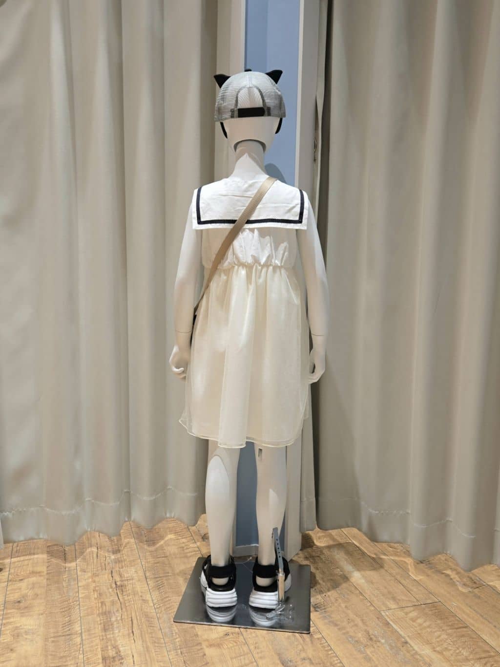 harumiruさんの「SHOO･LA･RUE｜◆【100-150cm】チュール使いに心躍る セーラーカラーワンピース」を使ったコーディネート