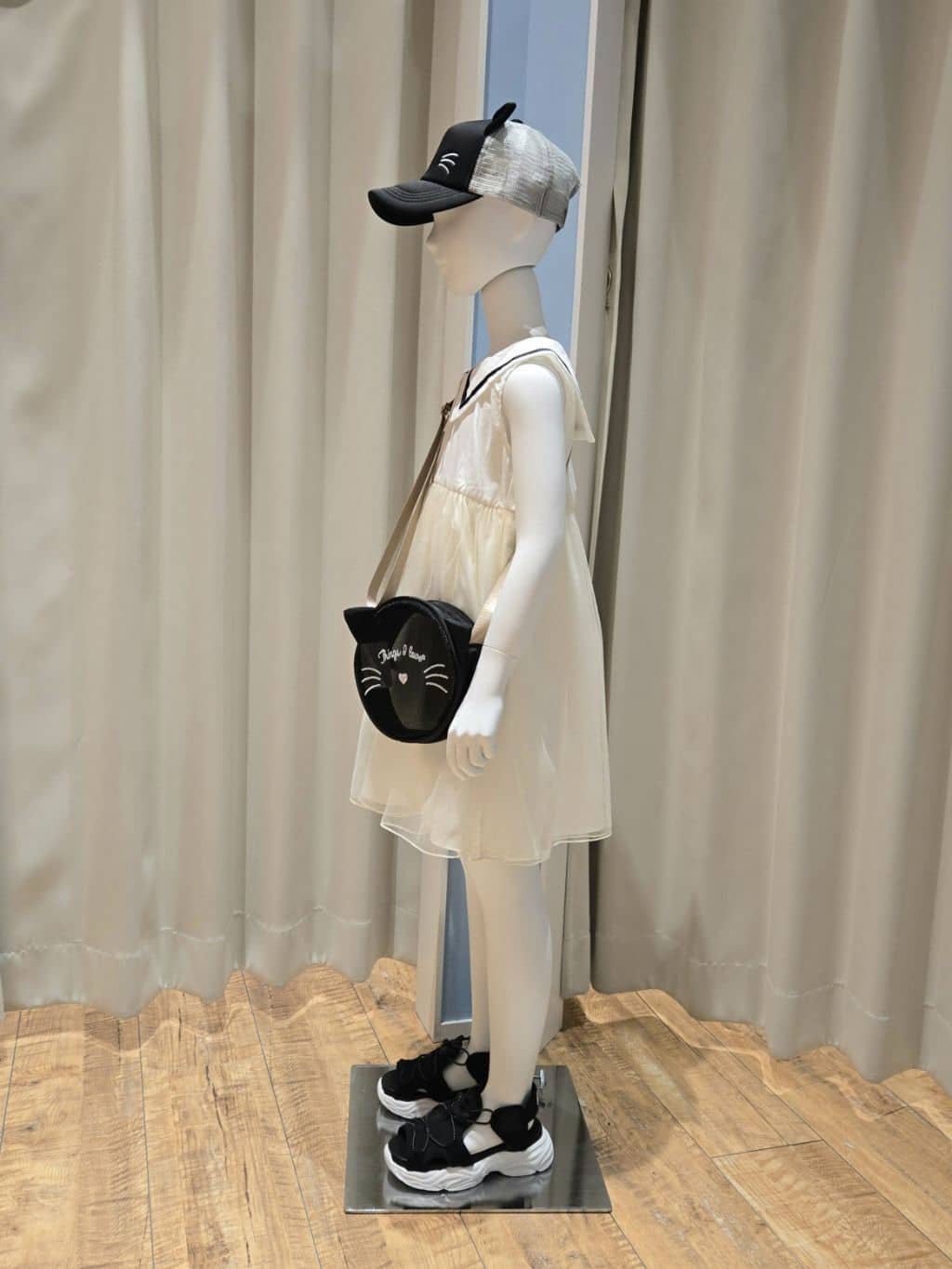 harumiruさんの「SHOO･LA･RUE｜◆【100-150cm】チュール使いに心躍る セーラーカラーワンピース」を使ったコーディネート