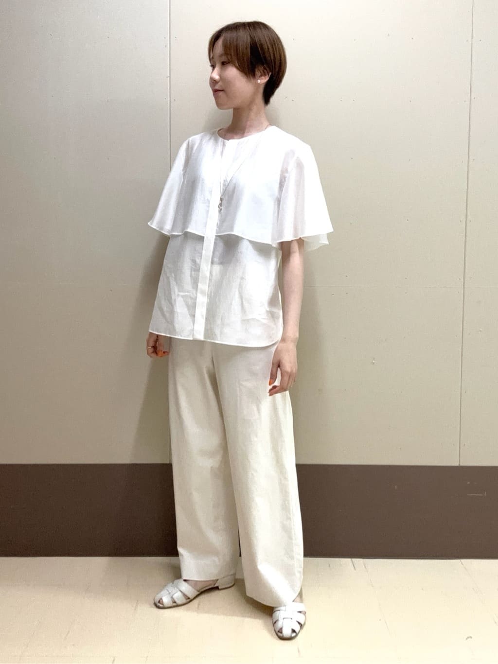 mioさんの「UNTITLED｜【手洗い／58cm正方形】チェーンベルトスカーフ」を使ったコーディネート