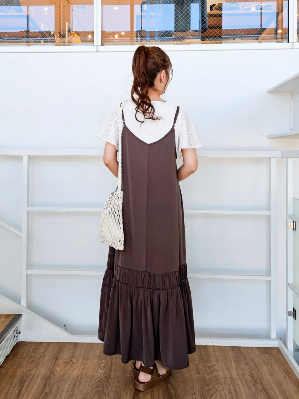 ゆゆさんの「SHOO･LA･RUE｜【ひんやり】シャーリングがアクセントに 大人のデザインキャミワンピース」を使ったコーディネート