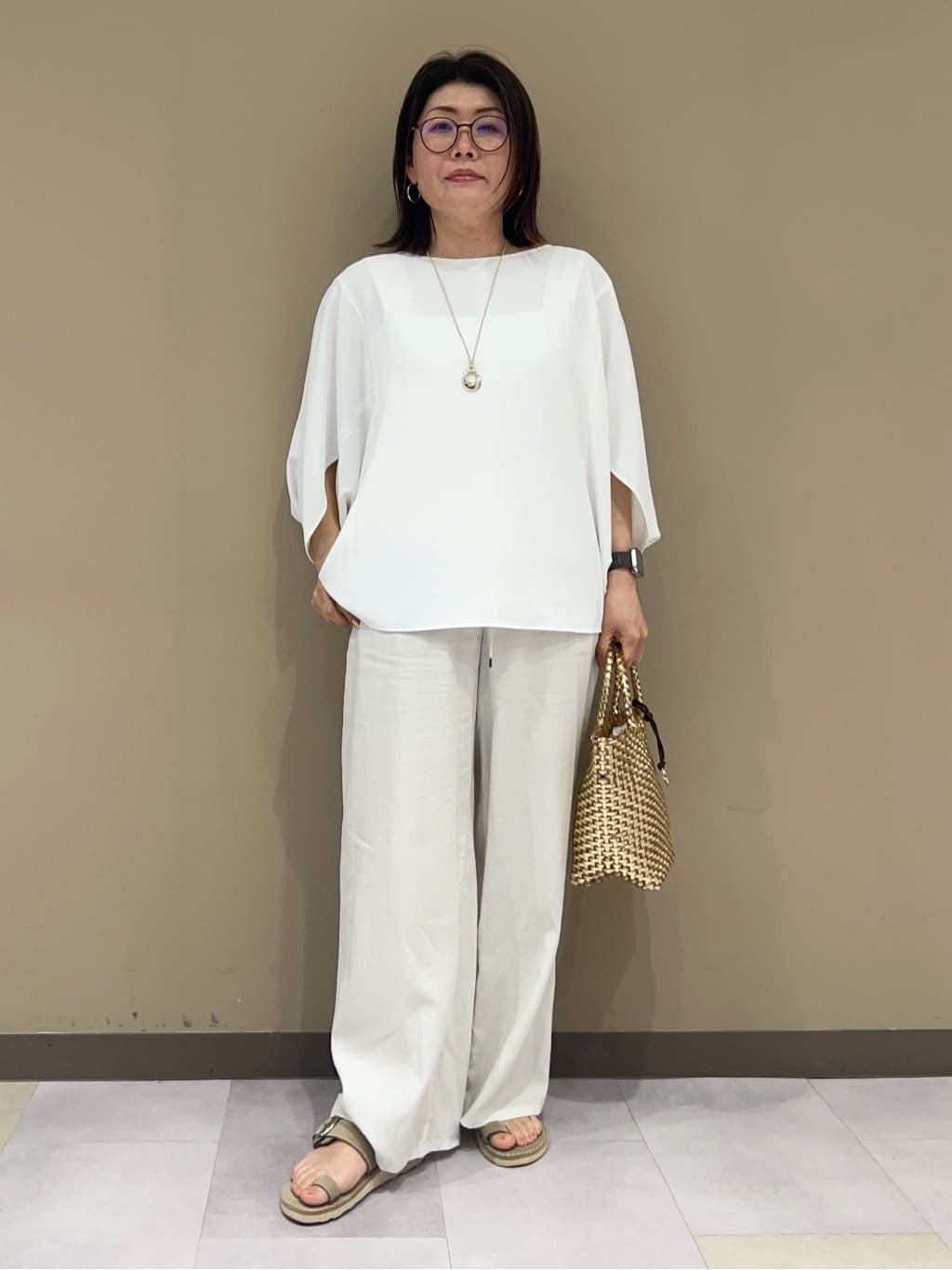 fukuさんの「UNTITLED｜◆【セットアップ可/接触冷感/イージーケア/体型カバー】リラクミスト モモンガブラウス」を使ったコーディネート
