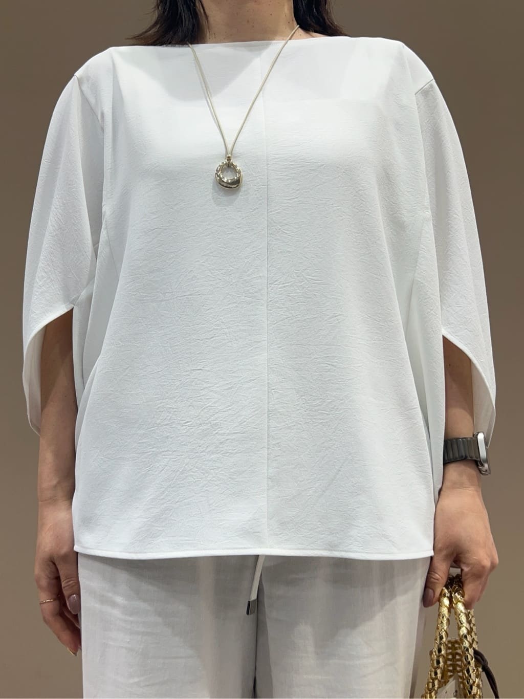 fukuさんの「UNTITLED｜◆【セットアップ可/接触冷感/イージーケア/体型カバー】リラクミスト モモンガブラウス」を使ったコーディネート