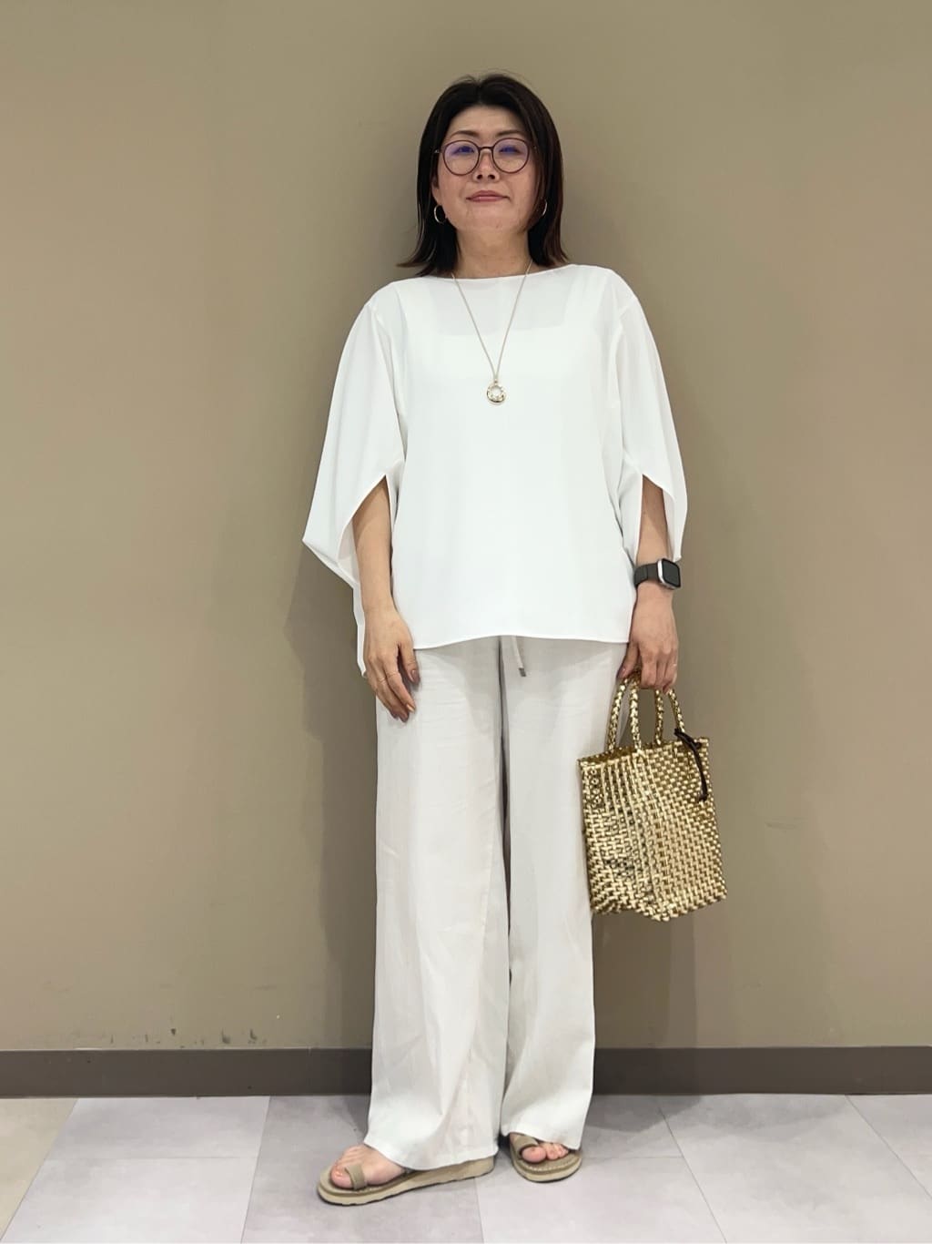 fukuさんの「UNTITLED｜◆【セットアップ可/接触冷感/イージーケア/体型カバー】リラクミスト モモンガブラウス」を使ったコーディネート