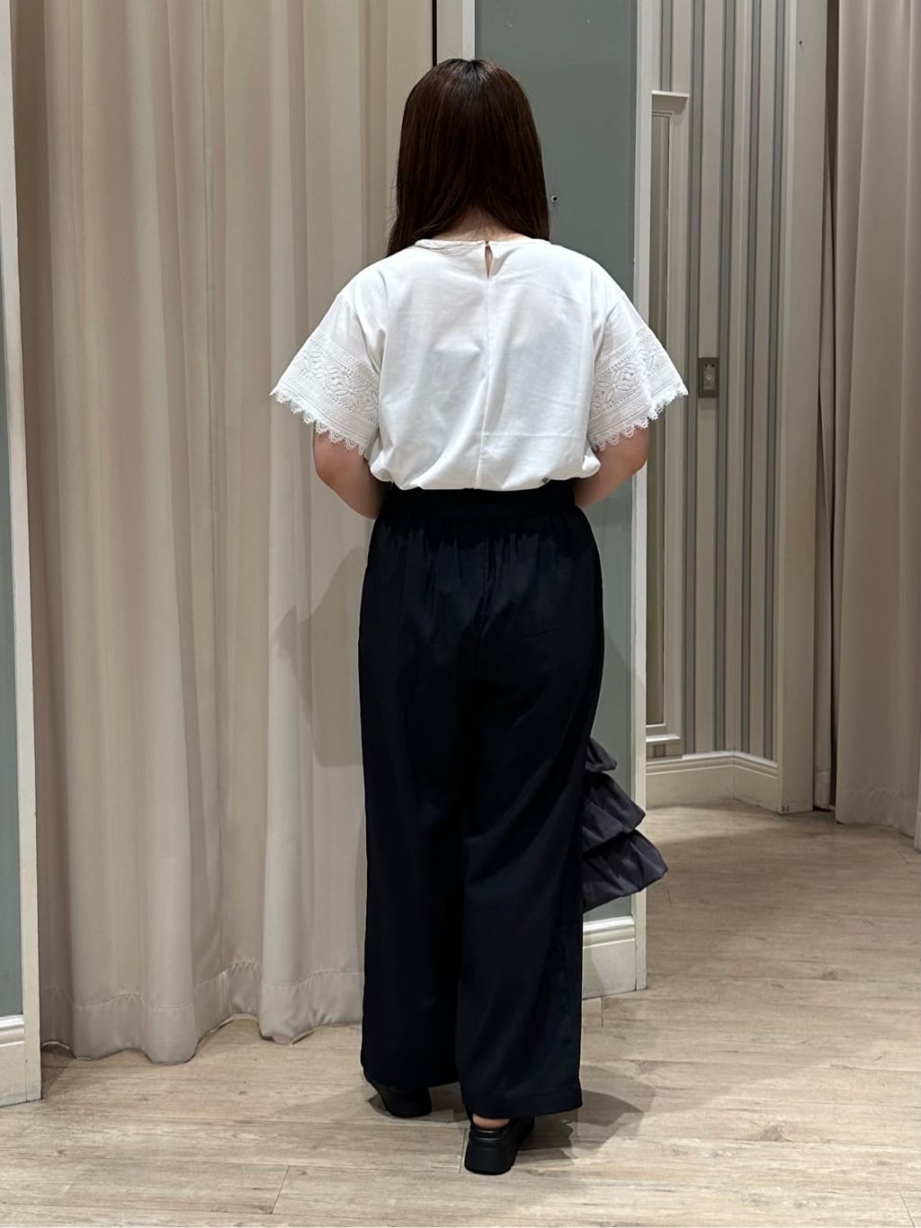 Ririさんの「grove｜【洗える/二の腕カバー】上品なレースで叶える、きちんと見えの夏Tシャツ」を使ったコーディネート