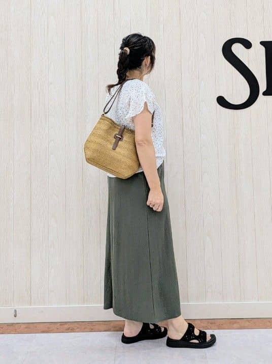 さくみぃさんの「SHOO･LA･RUE｜◆ペーパーショルダーバッグ」を使ったコーディネート