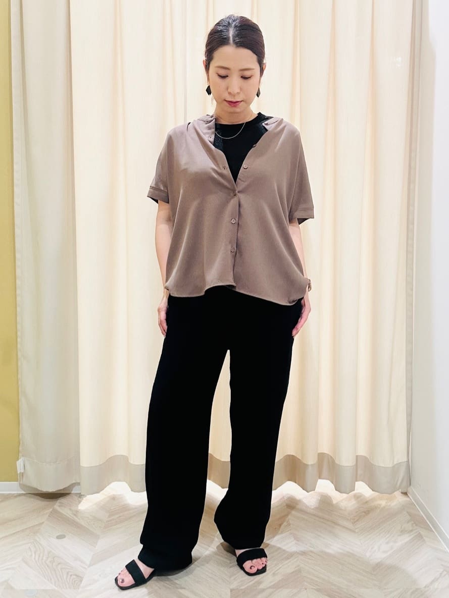 ちはるさんの「SHOO･LA･RUE｜【洗える/プチプラ】大人の抜け感をプラスする バンドカラーシャツ」を使ったコーディネート