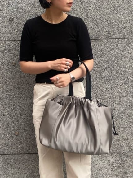 Uさんの「HIROKO HAYASHI｜LUINI SATINE（ルイーニ サティーネ）トートバッグ」を使ったコーディネート