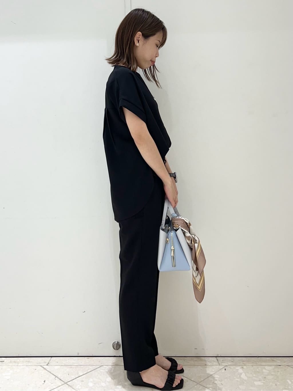 yuiさんの「OPAQUE.CLIP｜《7色展開／SS-LLサイズ》ストレッチスキッパーブラウス／セットアップ対応【洗濯機洗い可／防シワ】」を使ったコーディネート