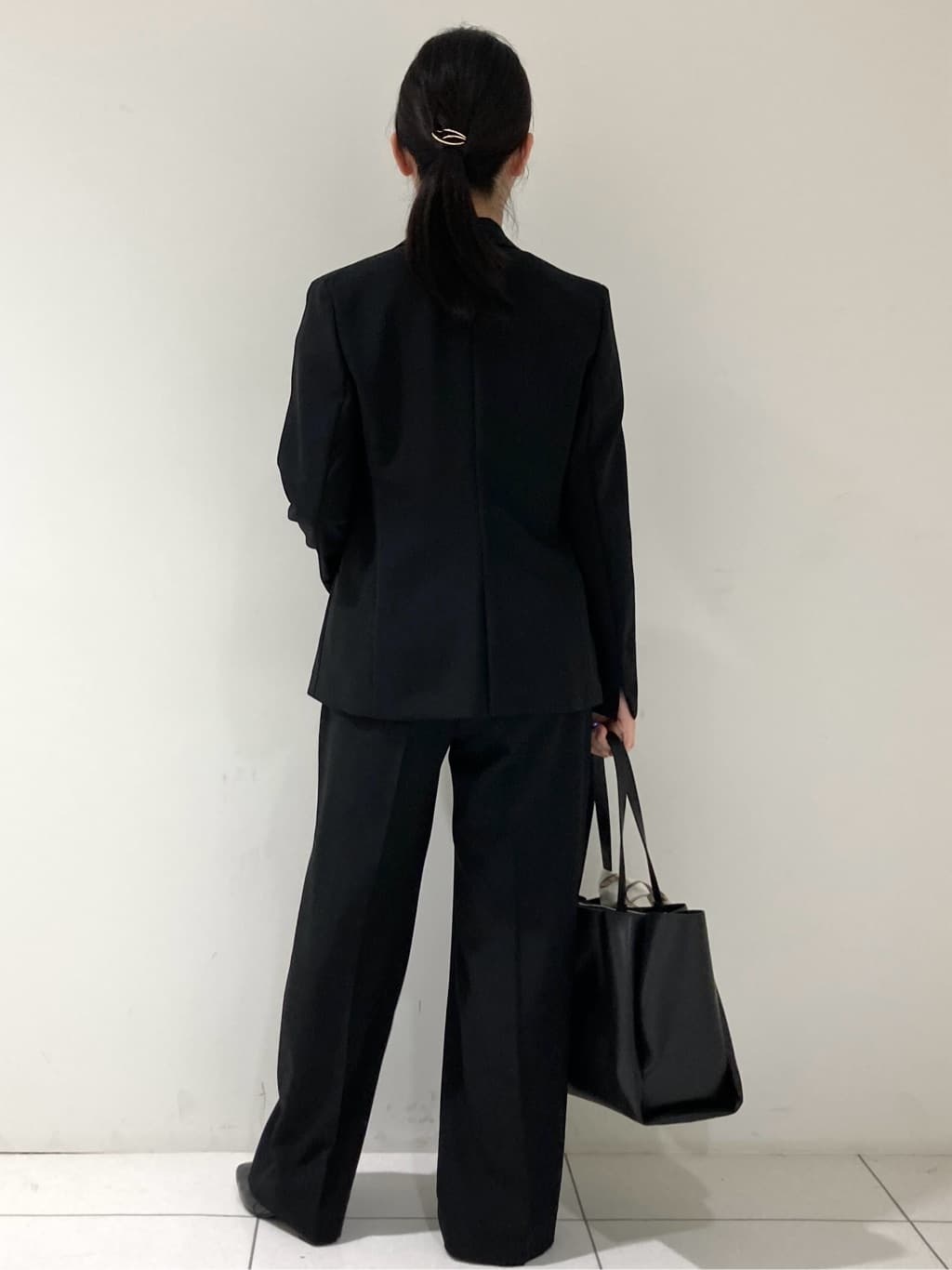 momokoさんの「INDIVI｜【定番スーツ／UVケア／洗える】ウール調テーラードジャケット」を使ったコーディネート