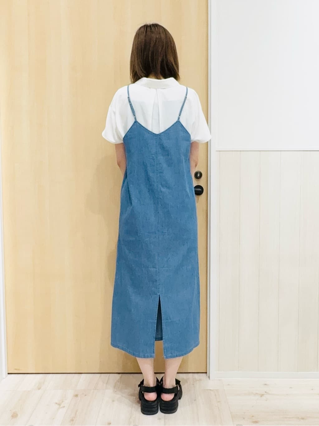Naさんの「SHOO･LA･RUE｜【洗える/S-LL/プチプラ】さらっとすっきりきれい見え スキッパーブラウス」を使ったコーディネート