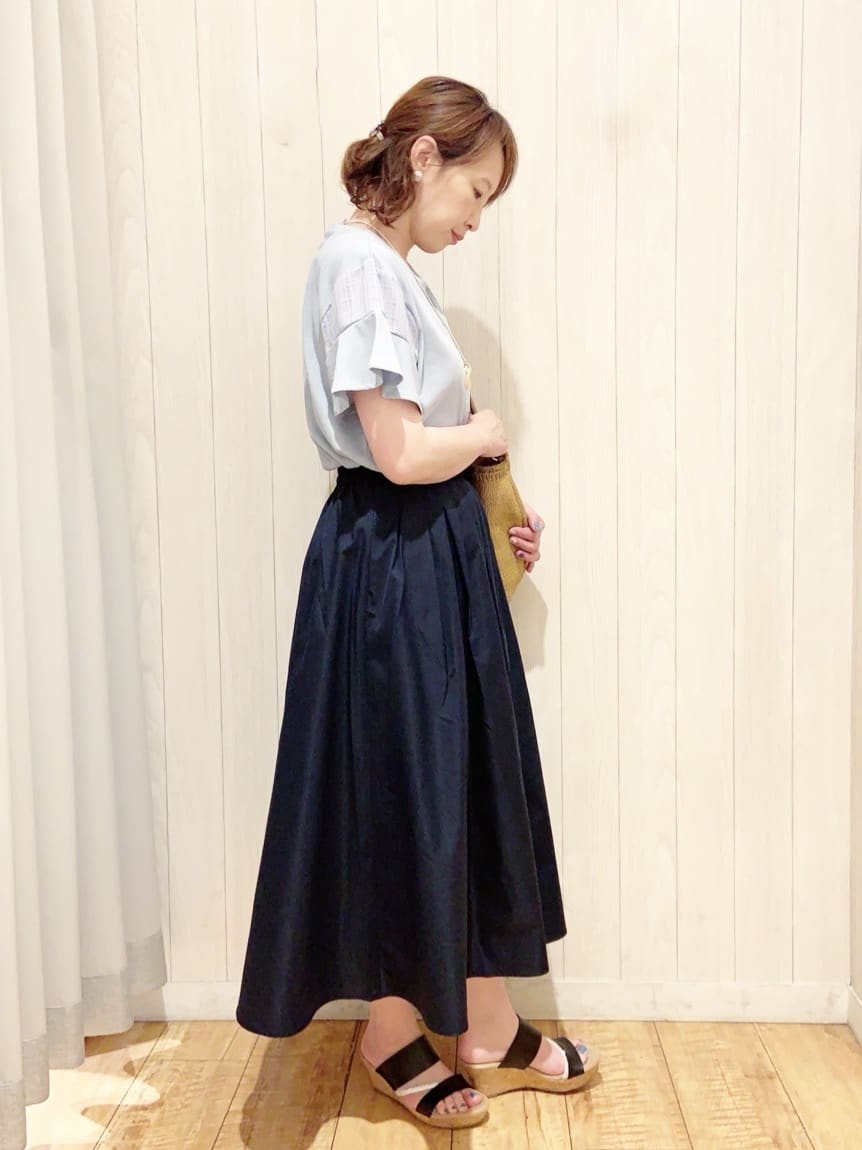 あいこさんの「SHOO･LA･RUE｜【洗える/S-LL/撥水】タックギャザー フレアスカート」を使ったコーディネート