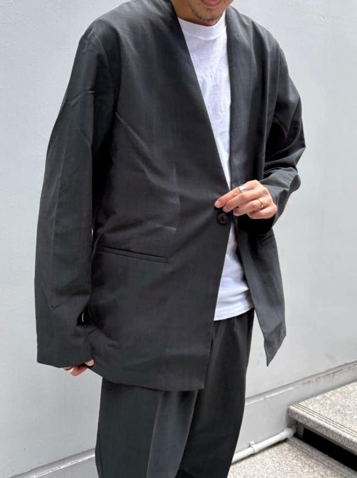 北浦歩大さんの「tk.TAKEO KIKUCHI｜◆【WEB限定 マシンウォッシャブル】機能性エアリードライノーカラーセットアップ/ノーカラージャケッ」を使ったコーディネート