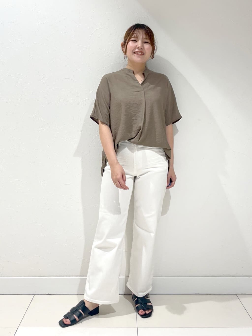 YUUKIさんの「INDIVI｜◆【洗える／UVケア／SETUP可能】スキッパードルマンブラウス」を使ったコーディネート