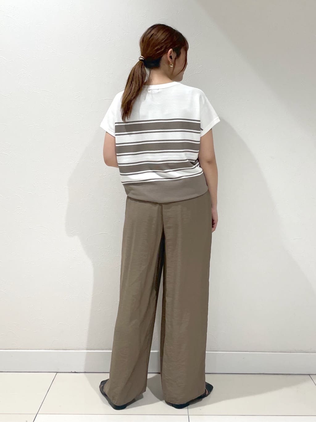 YUUKIさんの「INDIVI｜◆新色登場！【洗える／清涼感】レーヨンストレッチ フレンチスリーブニット」を使ったコーディネート
