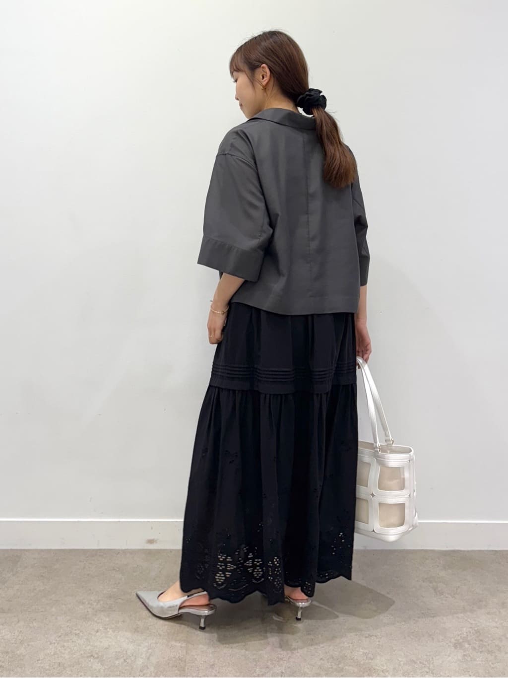 sakiiさんの「UNTITLED｜【前開き/洗える】ショート丈シアーシャツ」を使ったコーディネート