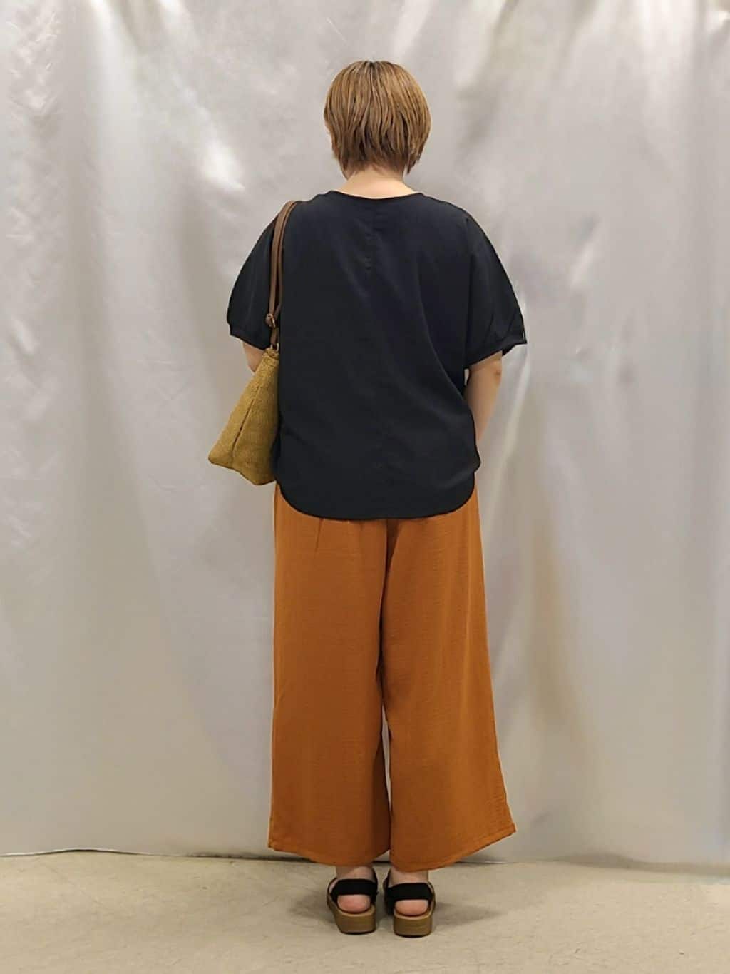 Chiiさんの「SHOO･LA･RUE｜アンクルゴムフラットサンダル」を使ったコーディネート